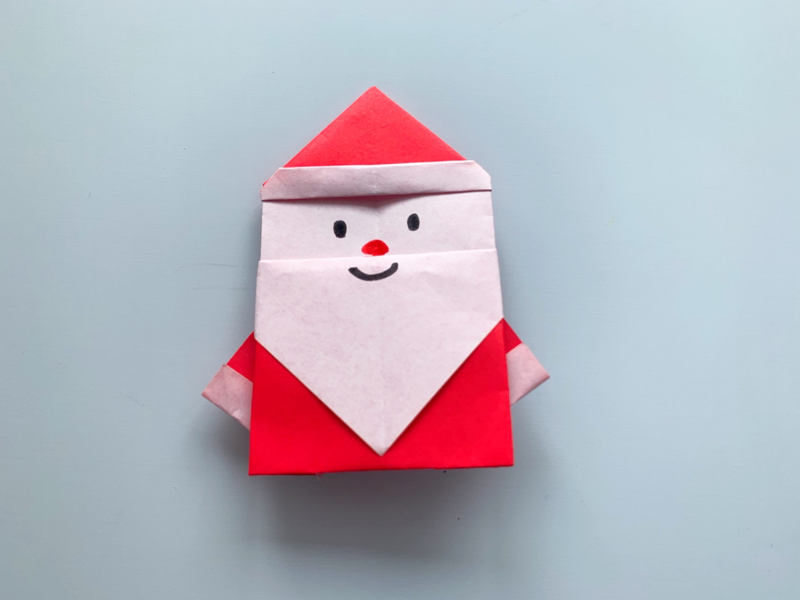 折り紙でサンタさん 3歳でも簡単に作れるかわいいデザイン４選